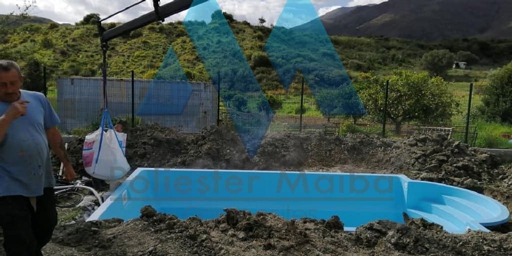 Soluciones en depósitos y piscinas de poliéster a tu medida.